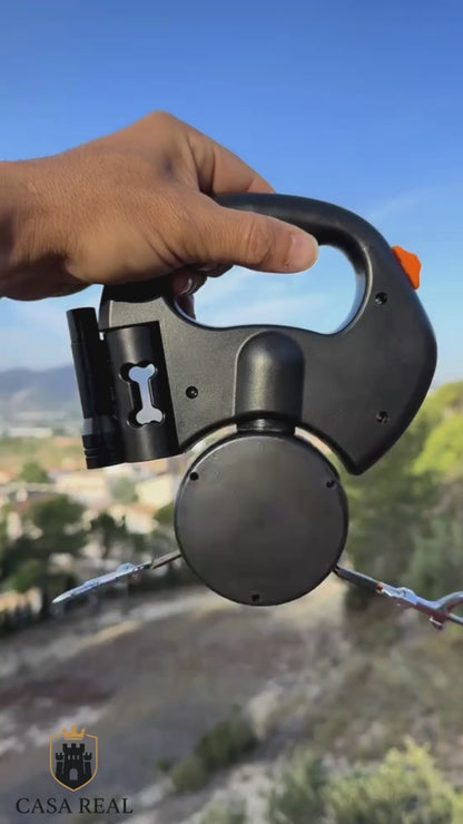 CORREA DOBLE RETRACTIL 360° LINTERNA Y DISPENSADOR DE BOLSAS PARA PERROS